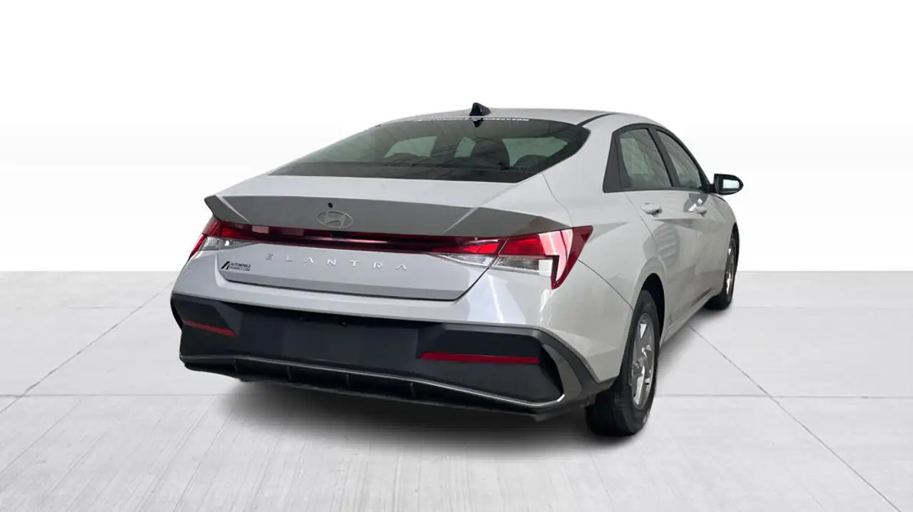 Hyundai ELANTRA снимка Hyundai ELANTRA