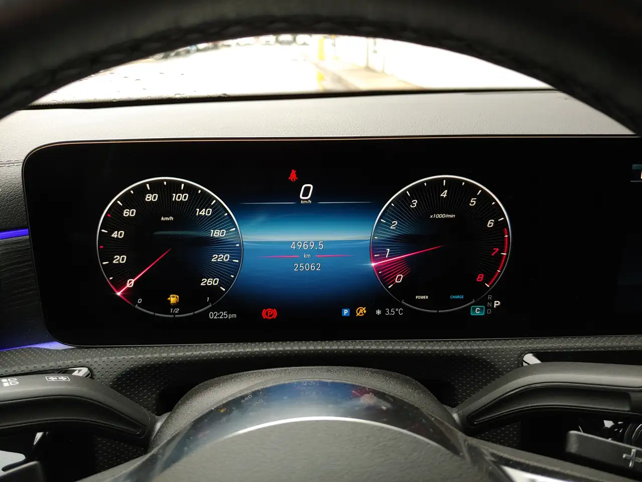 Mercedes-Benz CLA снимка Mercedes-Benz CLA