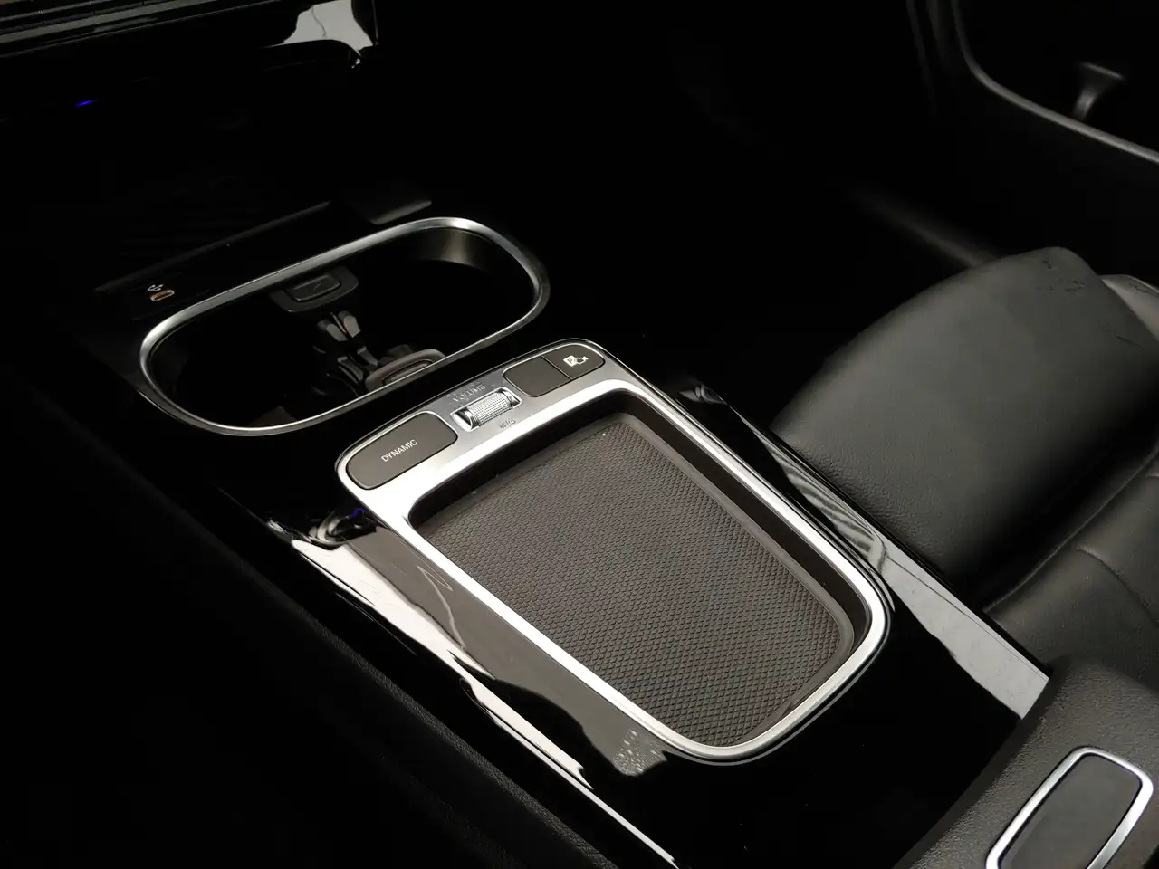 Mercedes-Benz CLA снимка Mercedes-Benz CLA