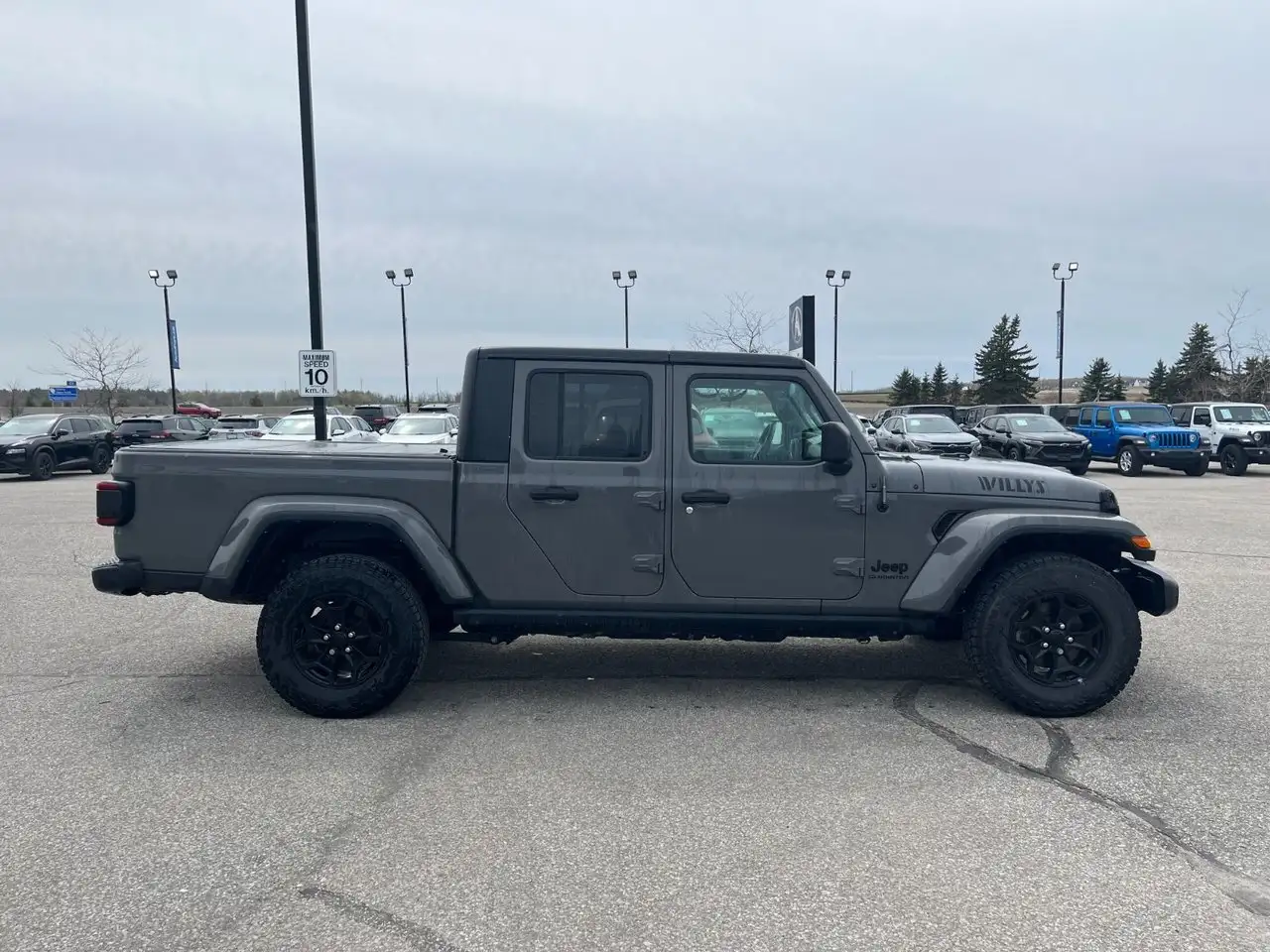 Jeep Gladiator снимка Jeep Gladiator