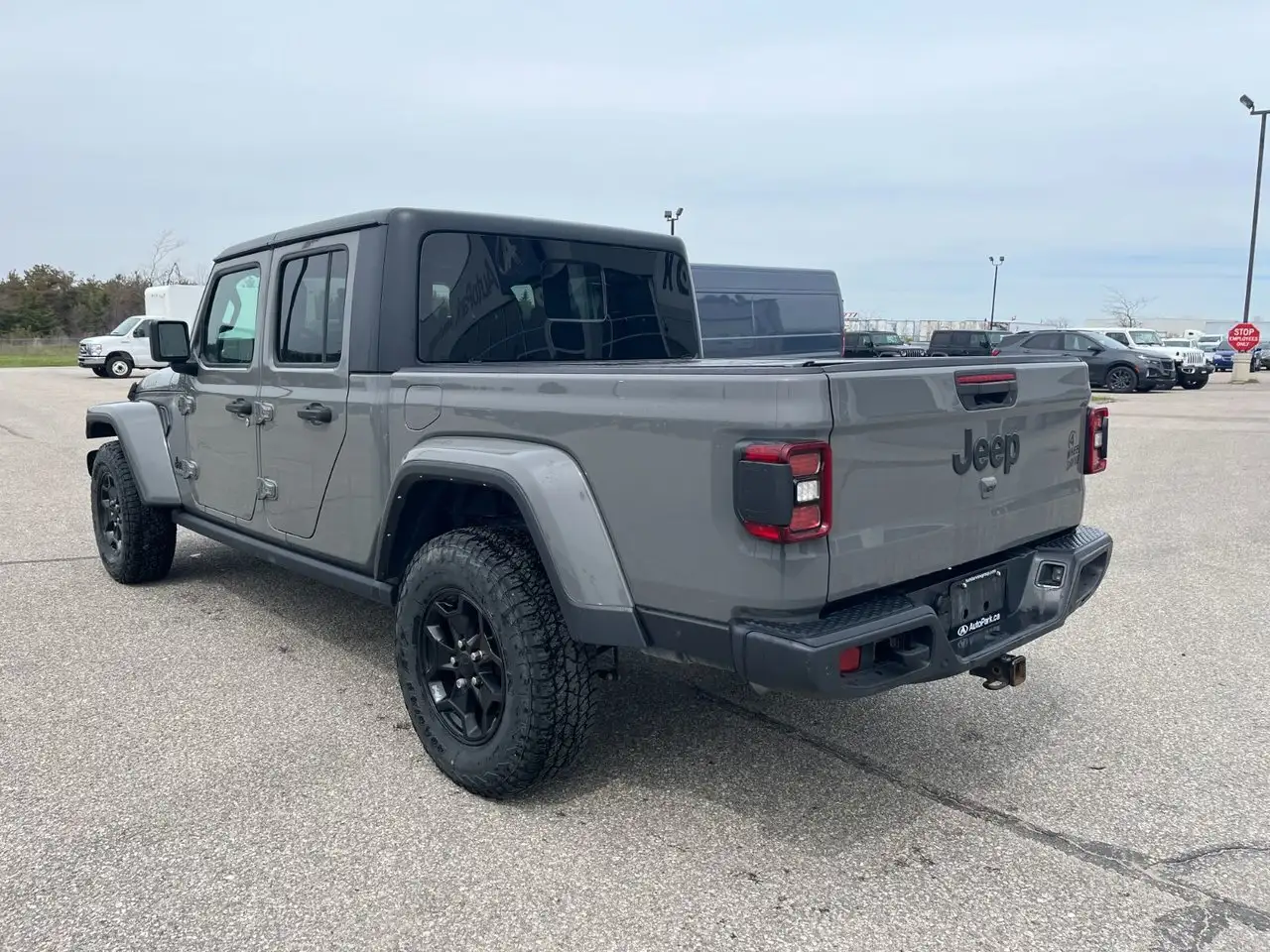 Jeep Gladiator снимка Jeep Gladiator
