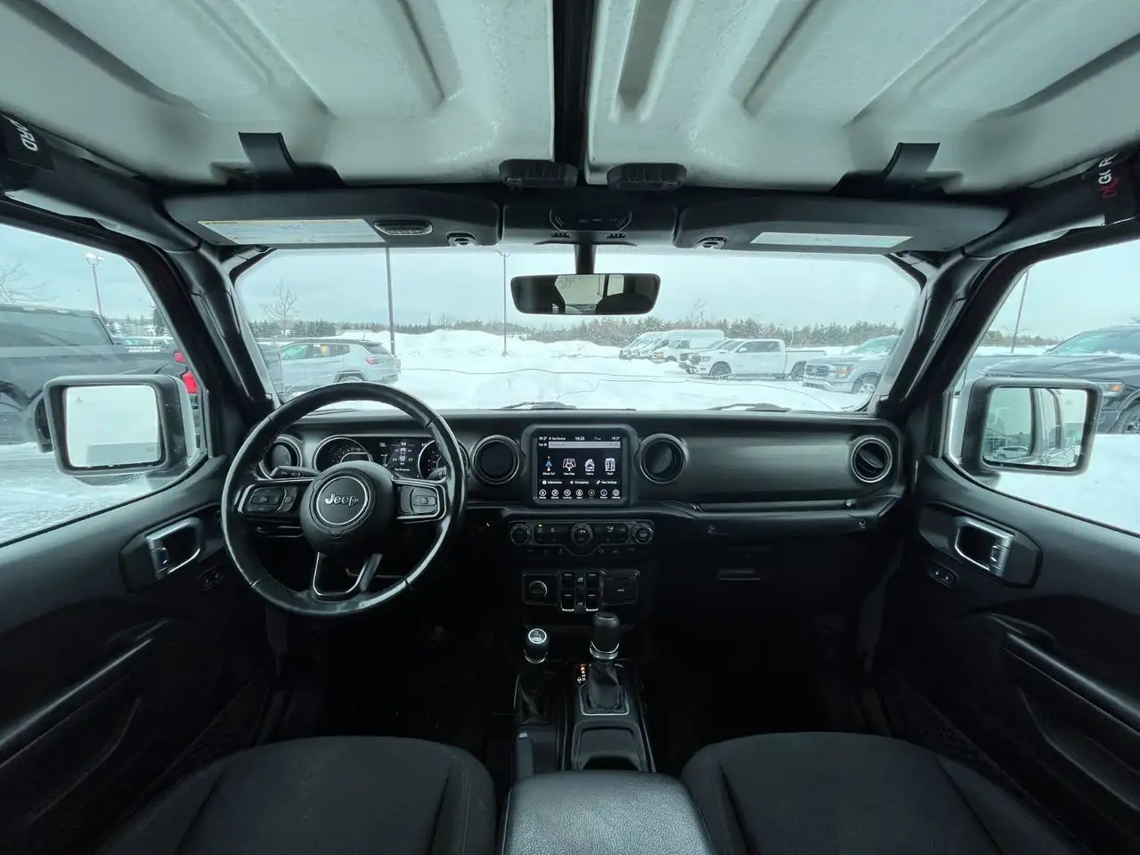 Jeep Gladiator снимка Jeep Gladiator