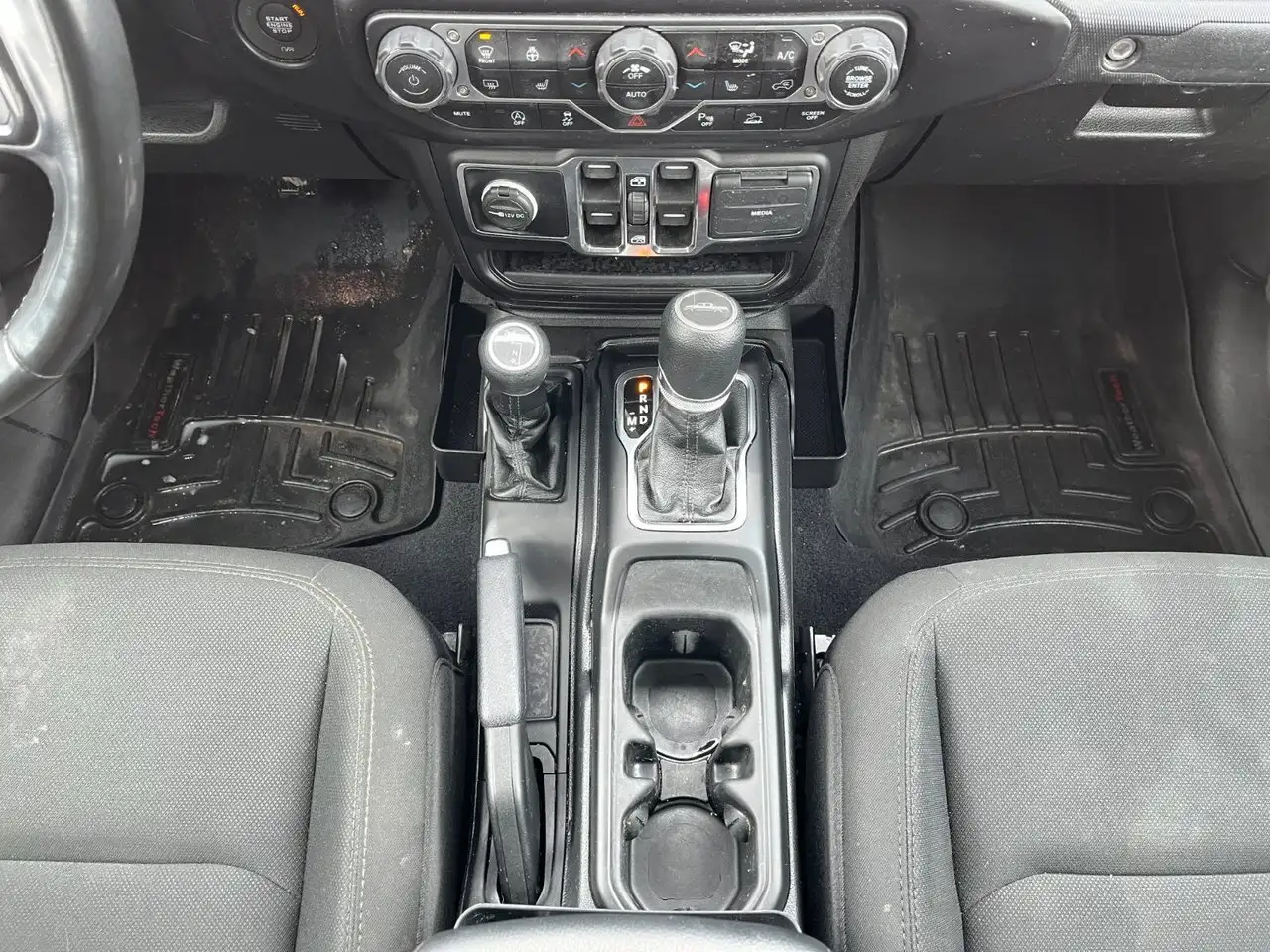 Jeep Gladiator снимка Jeep Gladiator