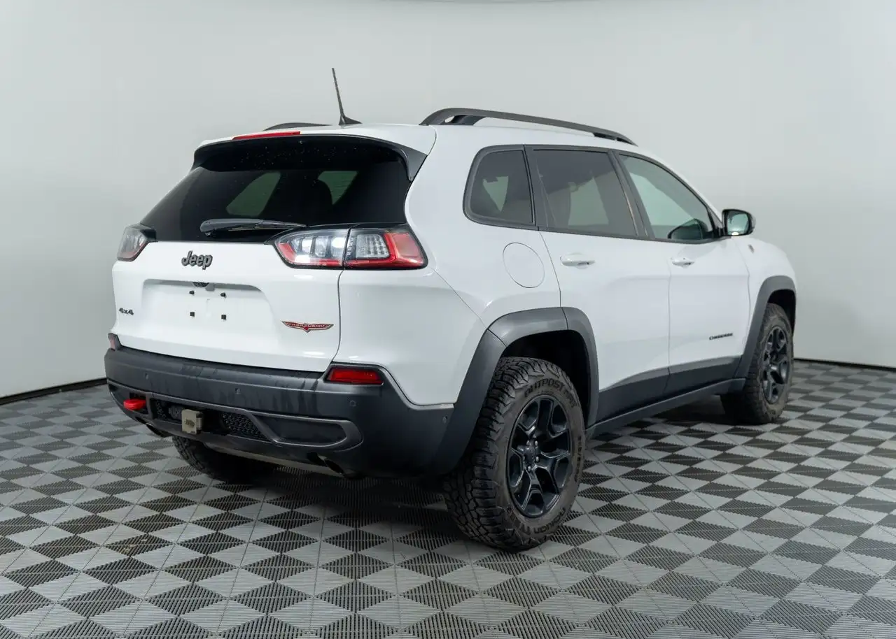 Jeep Cherokee photo Jeep Cherokee