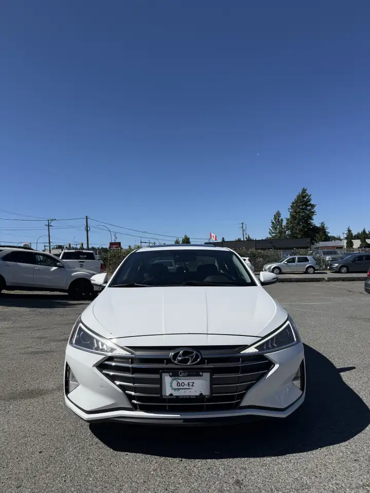 Hyundai ELANTRA снимка Hyundai ELANTRA