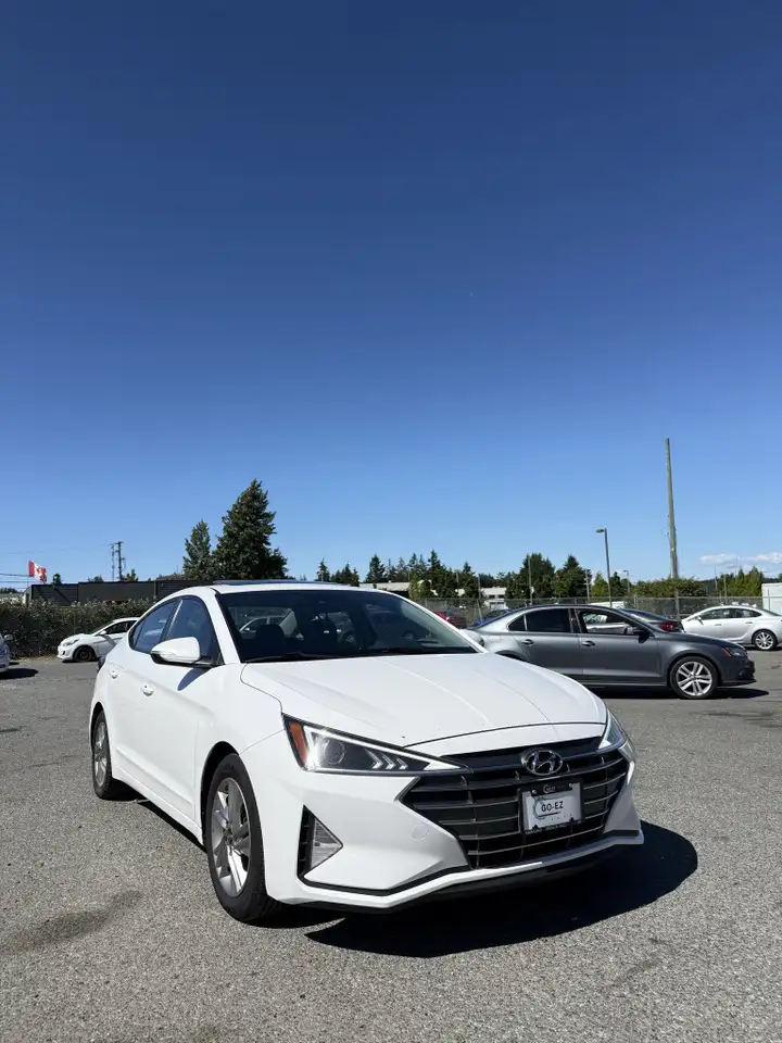 Hyundai ELANTRA снимка Hyundai ELANTRA