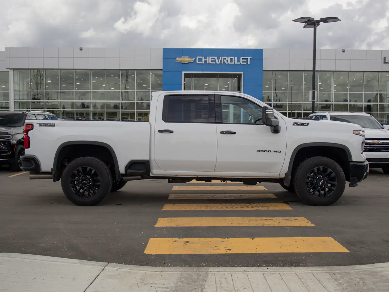 Chevrolet Silverado 3500 снимка Chevrolet Silverado 3500