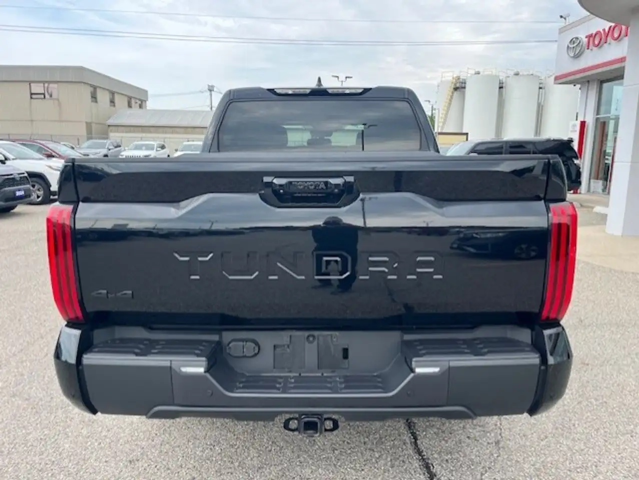 Toyota Tundra снимка Toyota Tundra