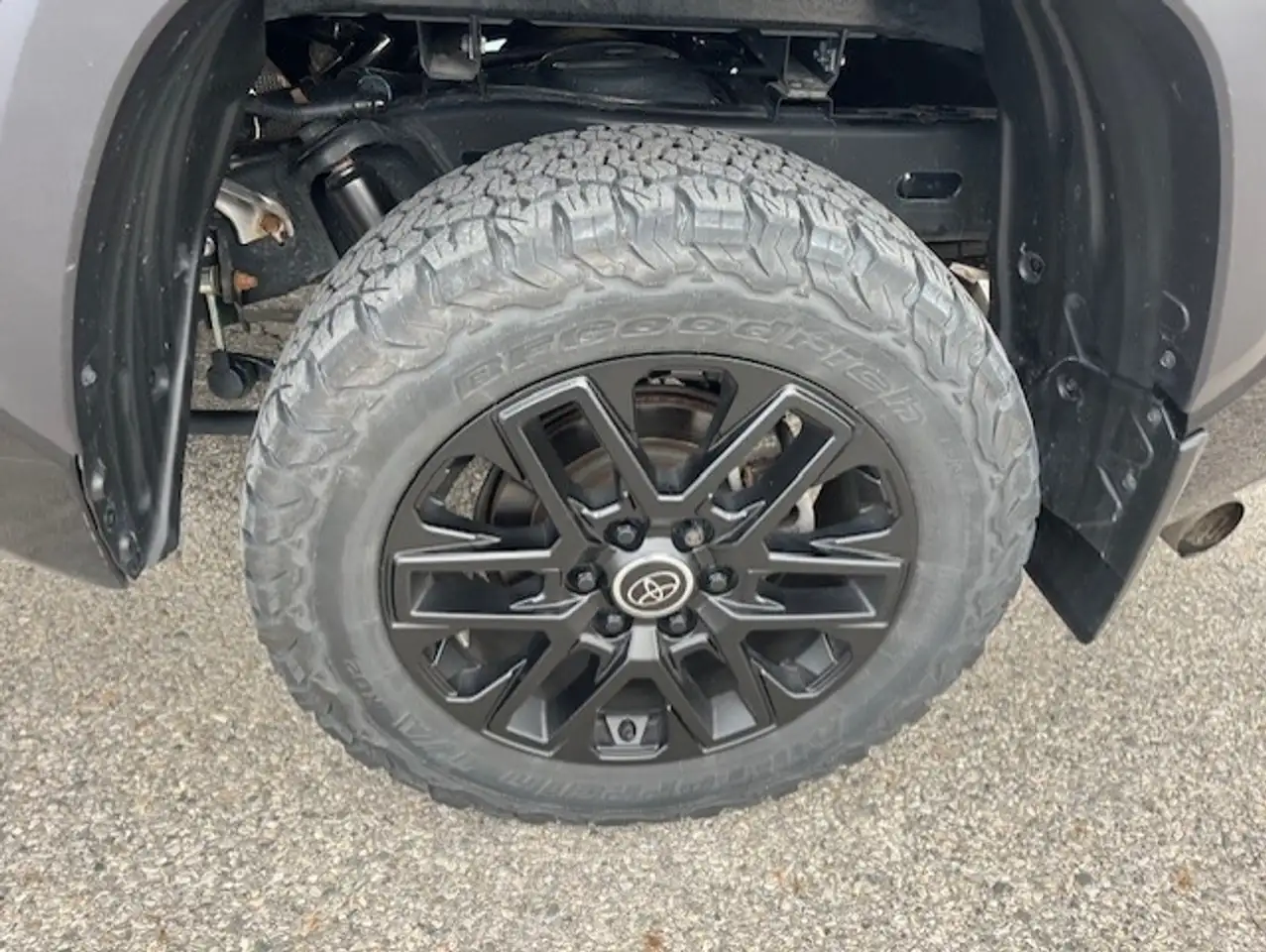 Toyota Tundra снимка Toyota Tundra