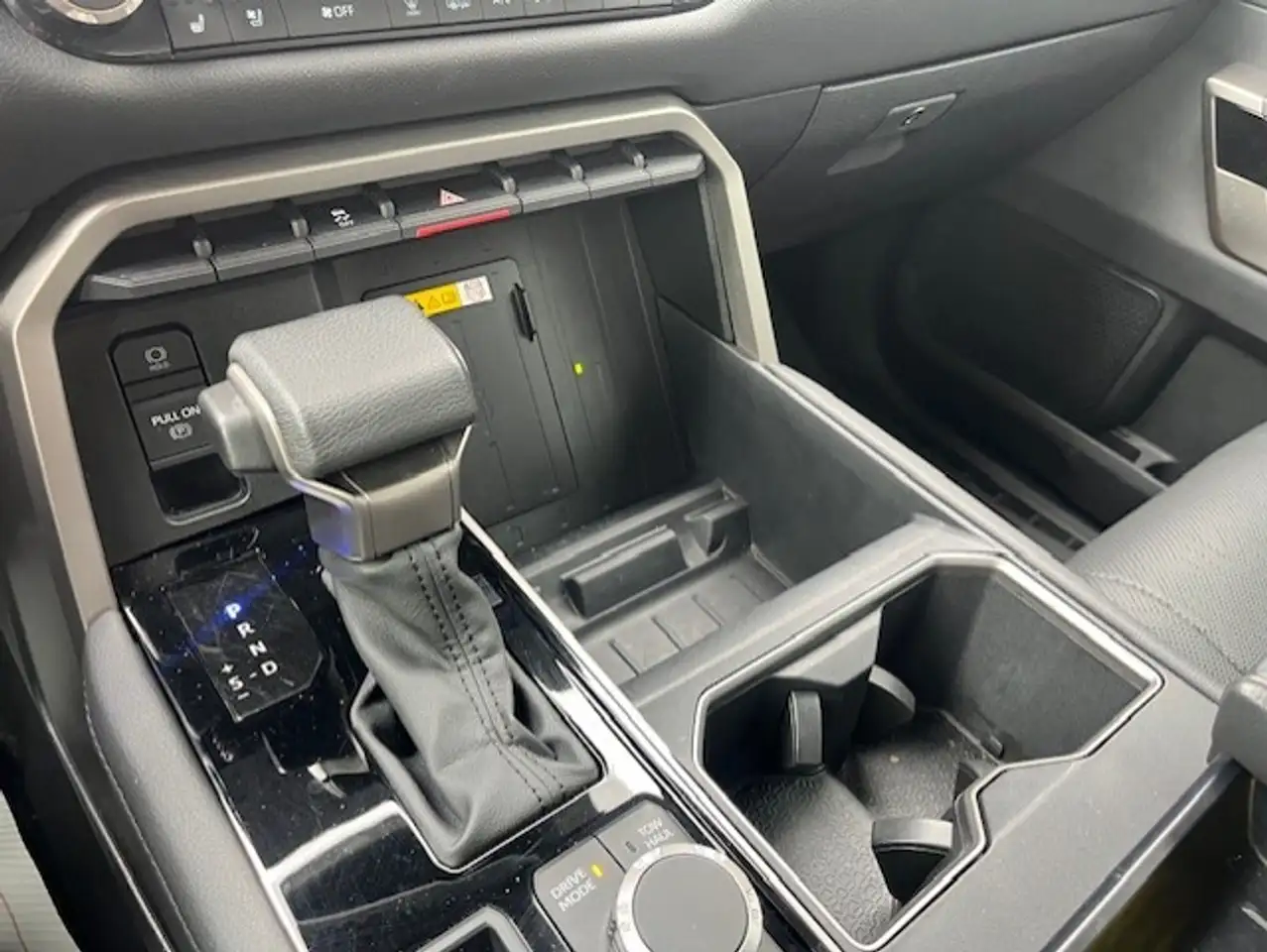 Toyota Tundra снимка Toyota Tundra