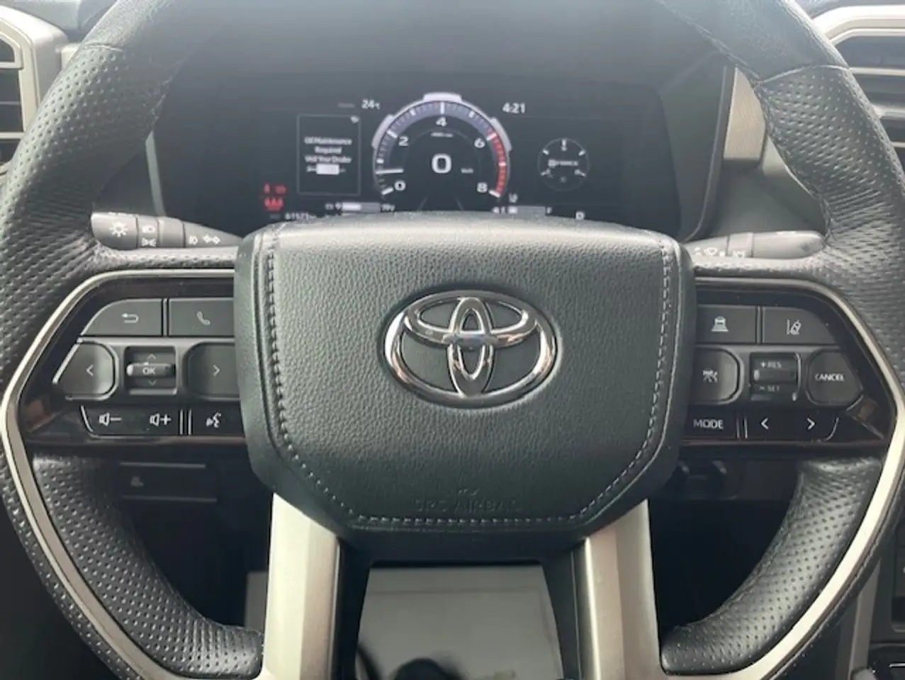 Toyota Tundra снимка Toyota Tundra