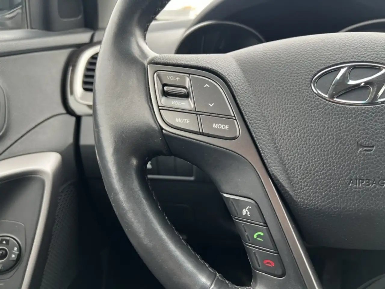 Hyundai SANTA FE снимка Hyundai SANTA FE