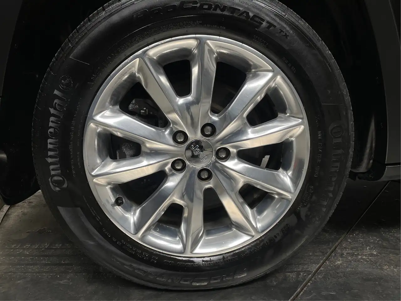 Jeep Cherokee photo Jeep Cherokee