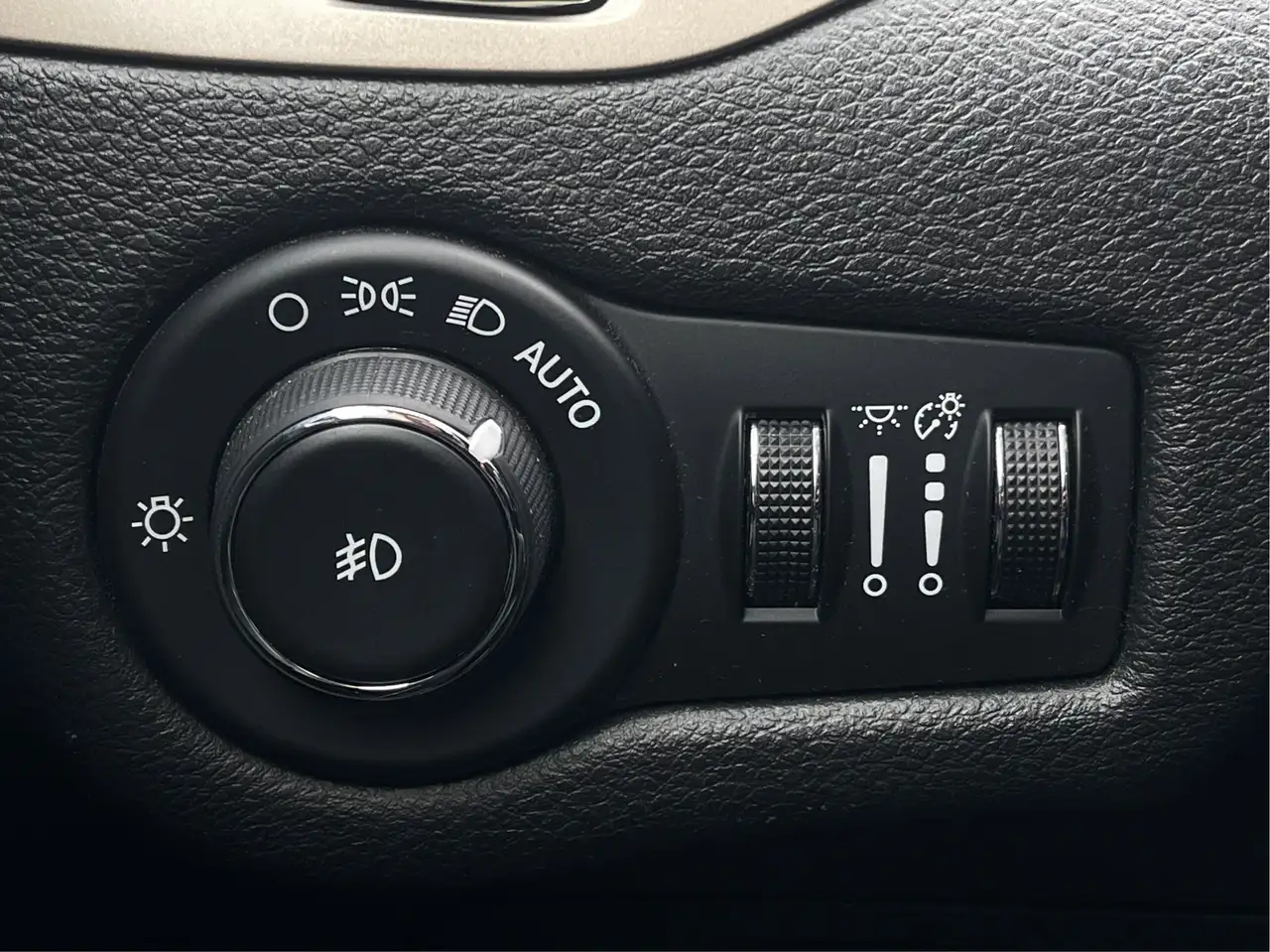 Jeep Cherokee photo Jeep Cherokee