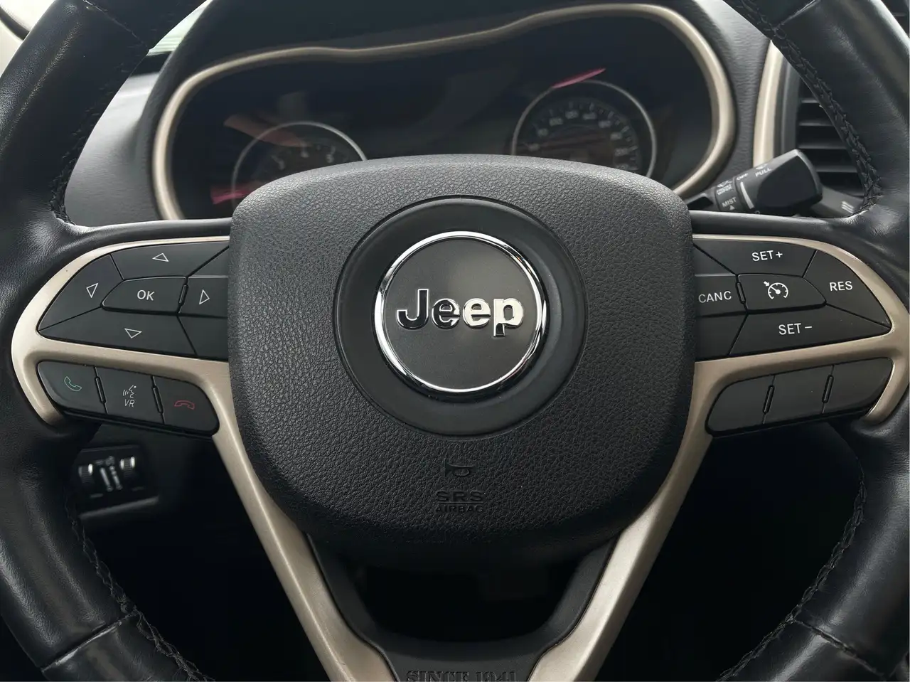 Jeep Cherokee photo Jeep Cherokee