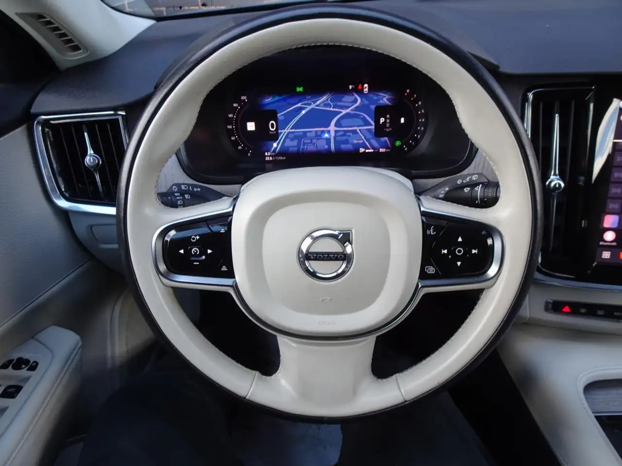 Volvo V90 photo Volvo V90