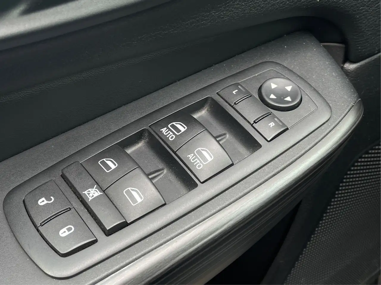 Jeep Cherokee photo Jeep Cherokee