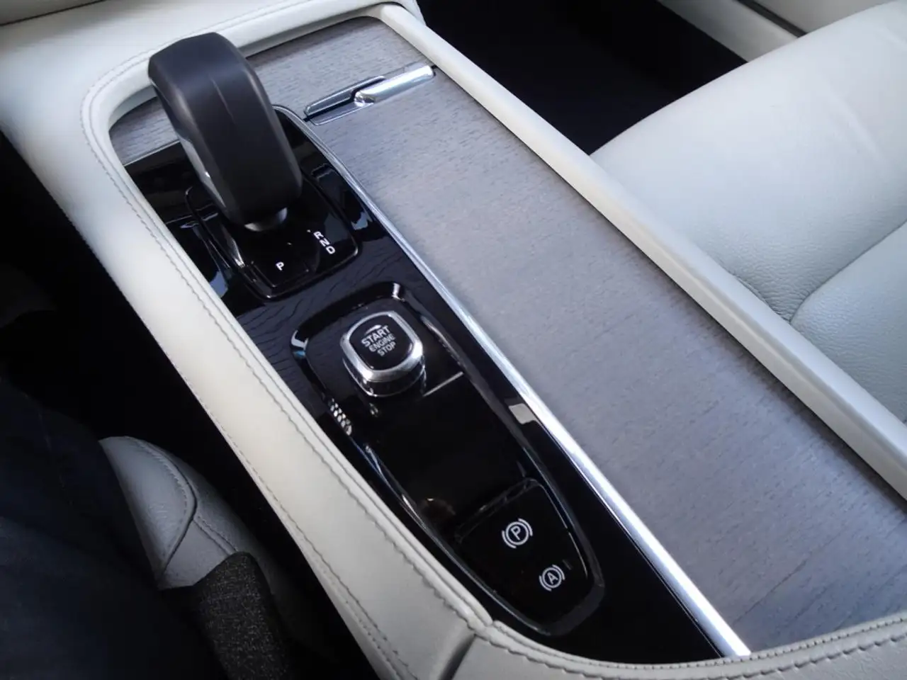 Volvo V90 photo Volvo V90