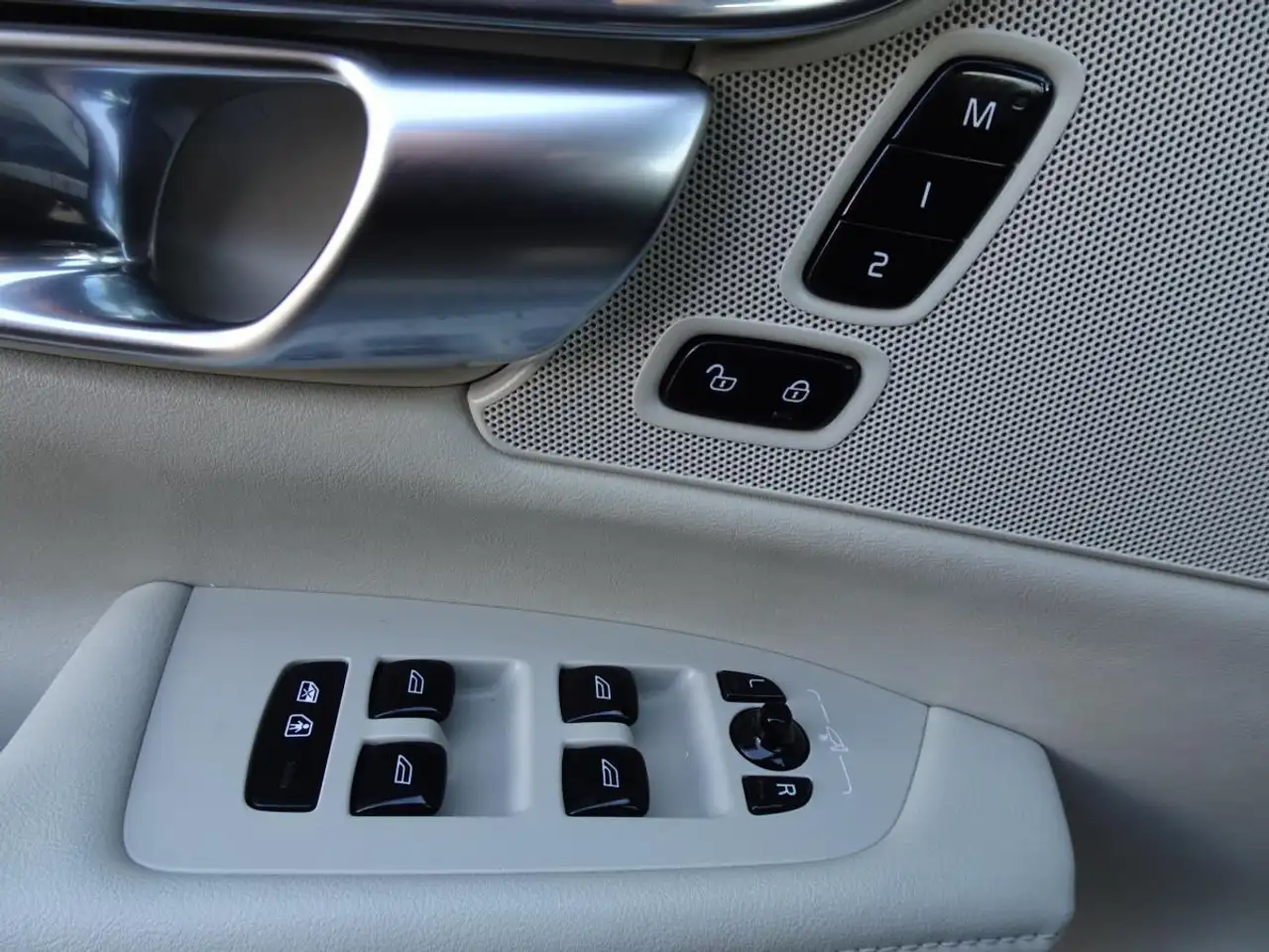 Volvo V90 photo Volvo V90