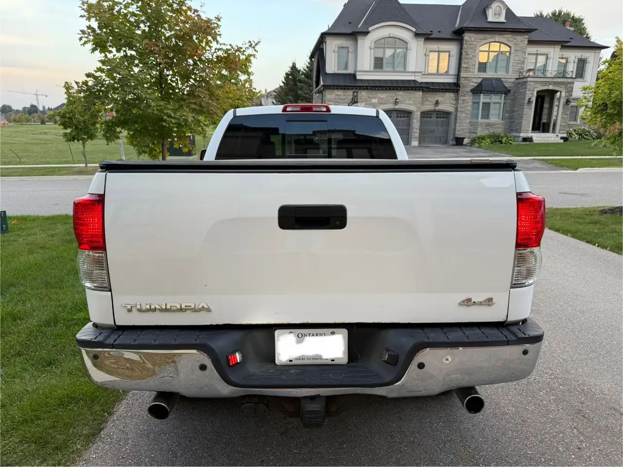 Toyota Tundra снимка Toyota Tundra