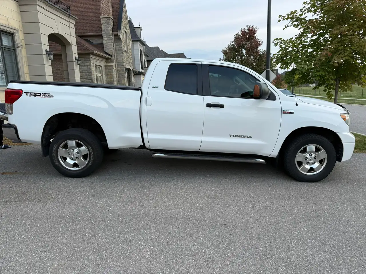 Toyota Tundra снимка Toyota Tundra