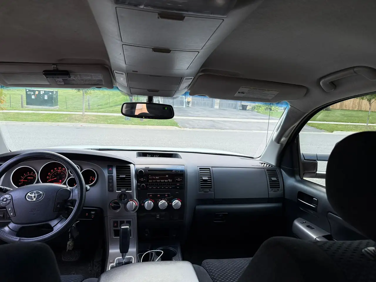 Toyota Tundra снимка Toyota Tundra