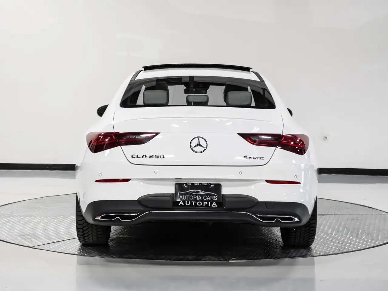Mercedes-Benz CLA снимка Mercedes-Benz CLA