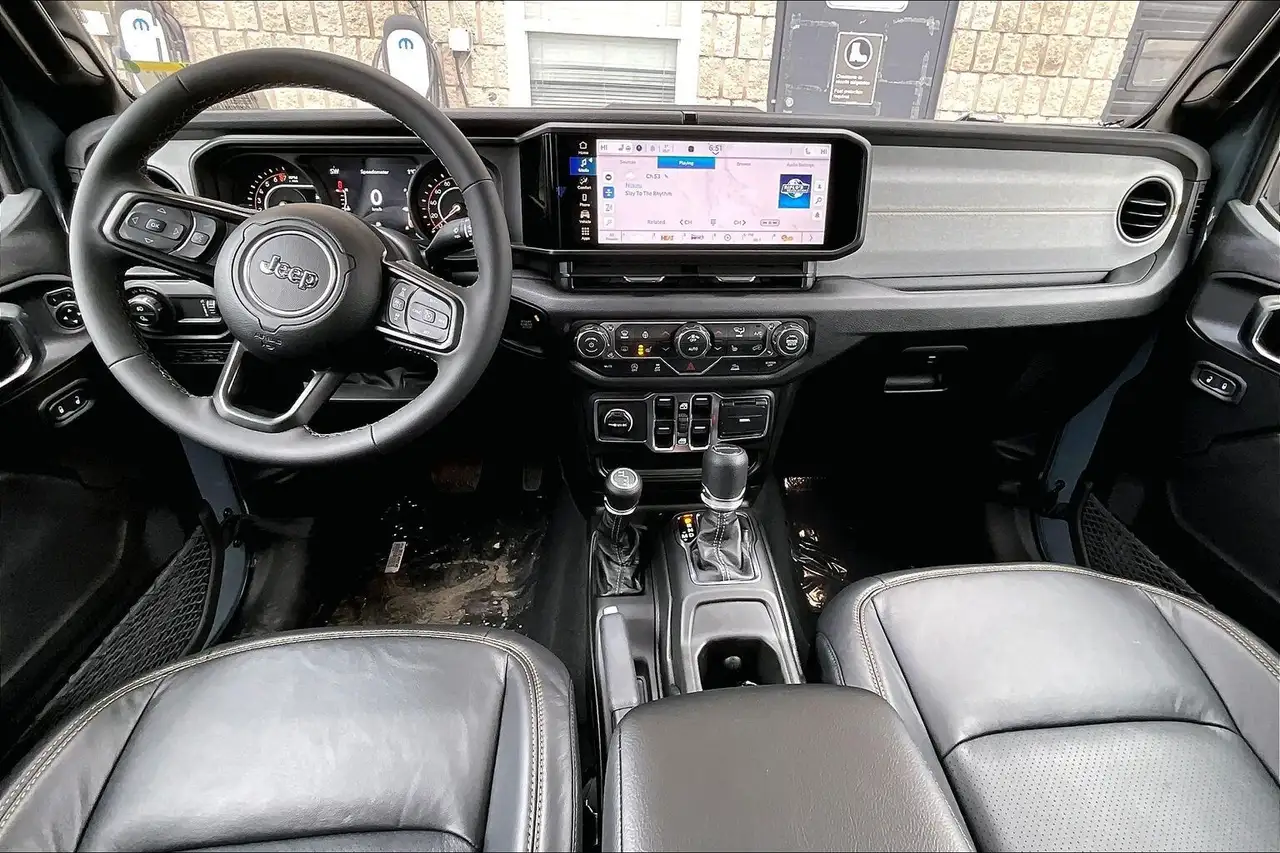 Jeep Gladiator photo Jeep Gladiator