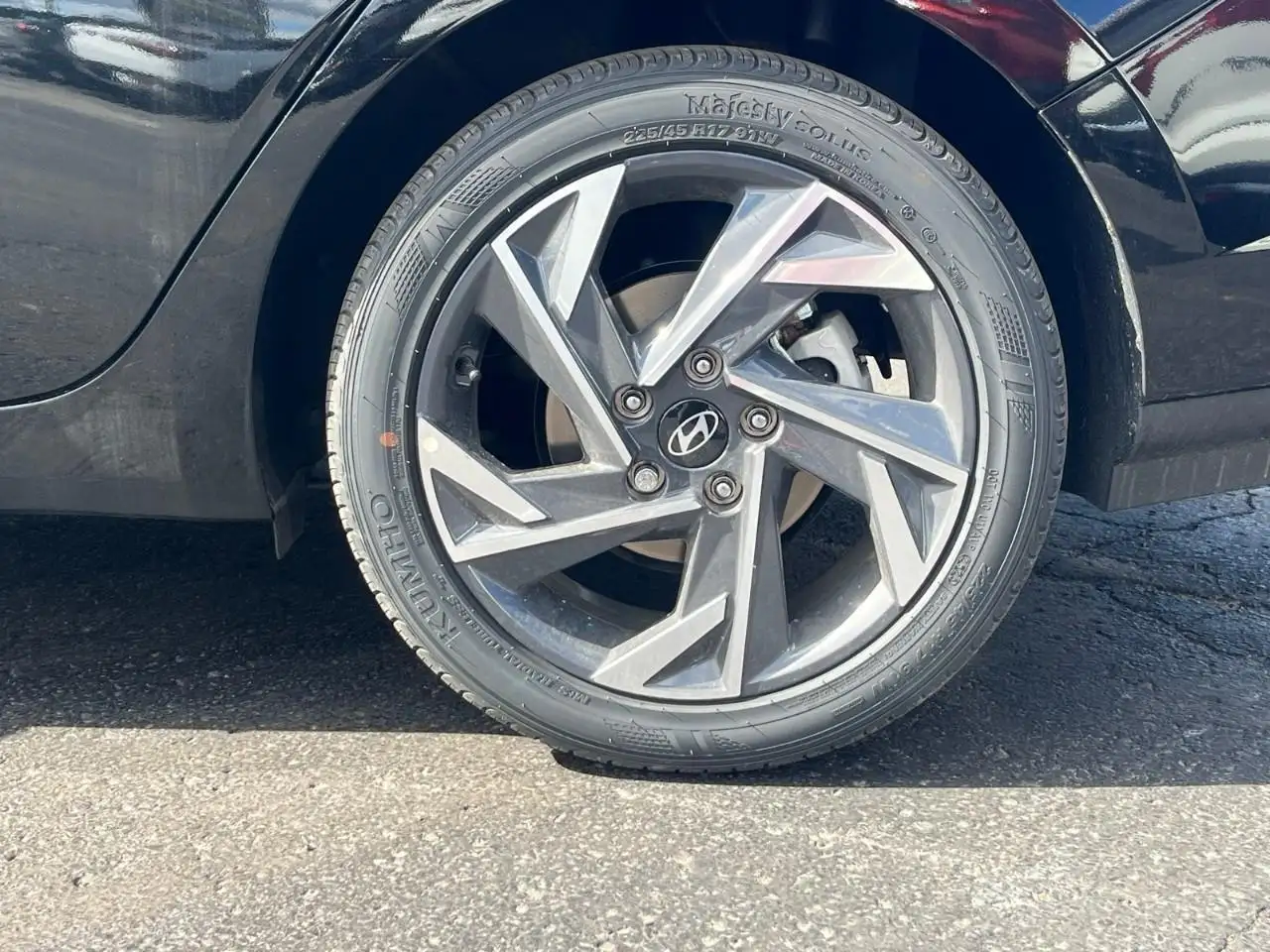 Hyundai ELANTRA снимка Hyundai ELANTRA