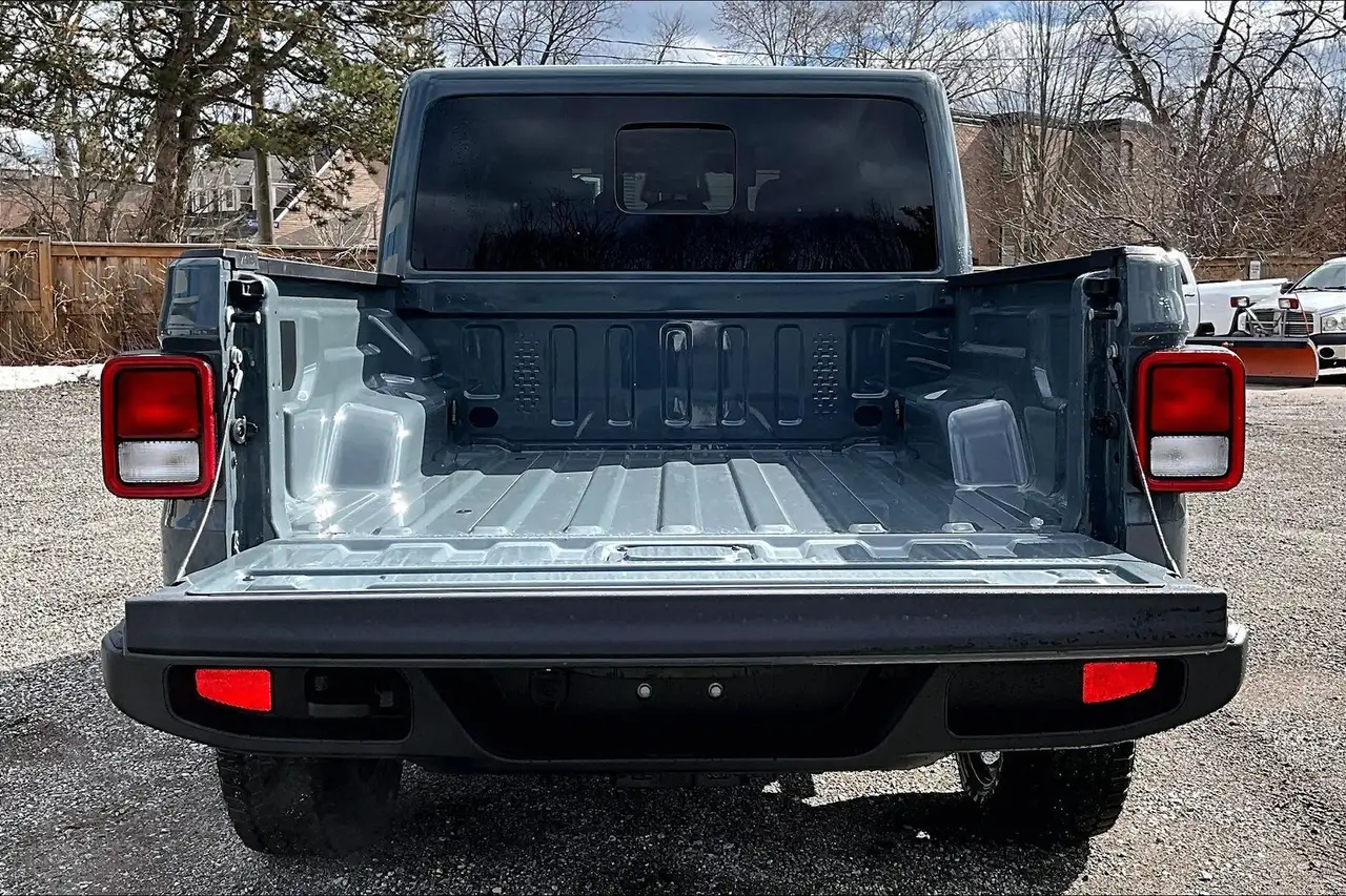 Jeep Gladiator photo Jeep Gladiator