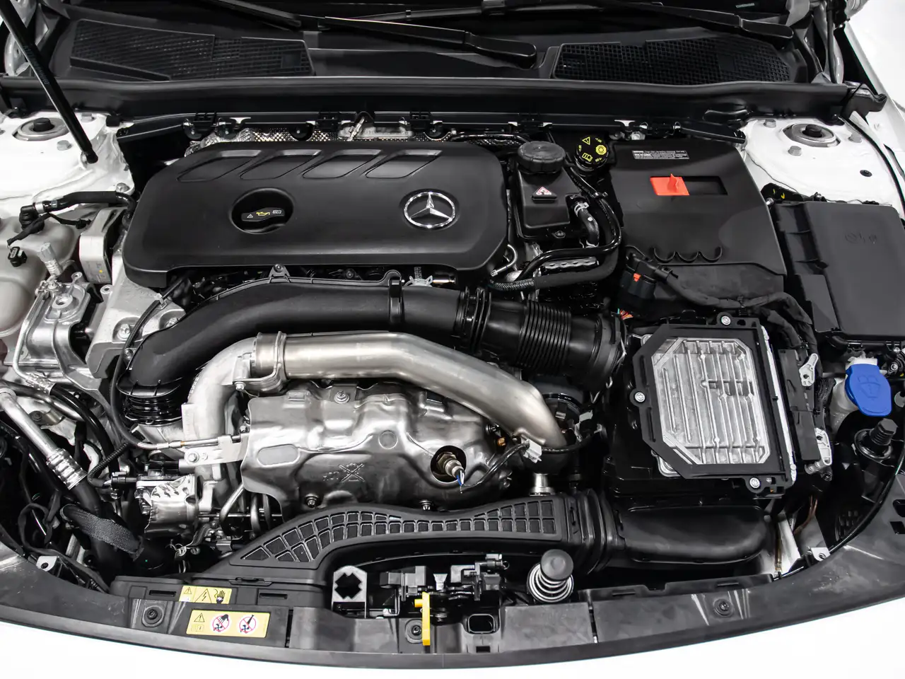 Mercedes-Benz CLA снимка Mercedes-Benz CLA