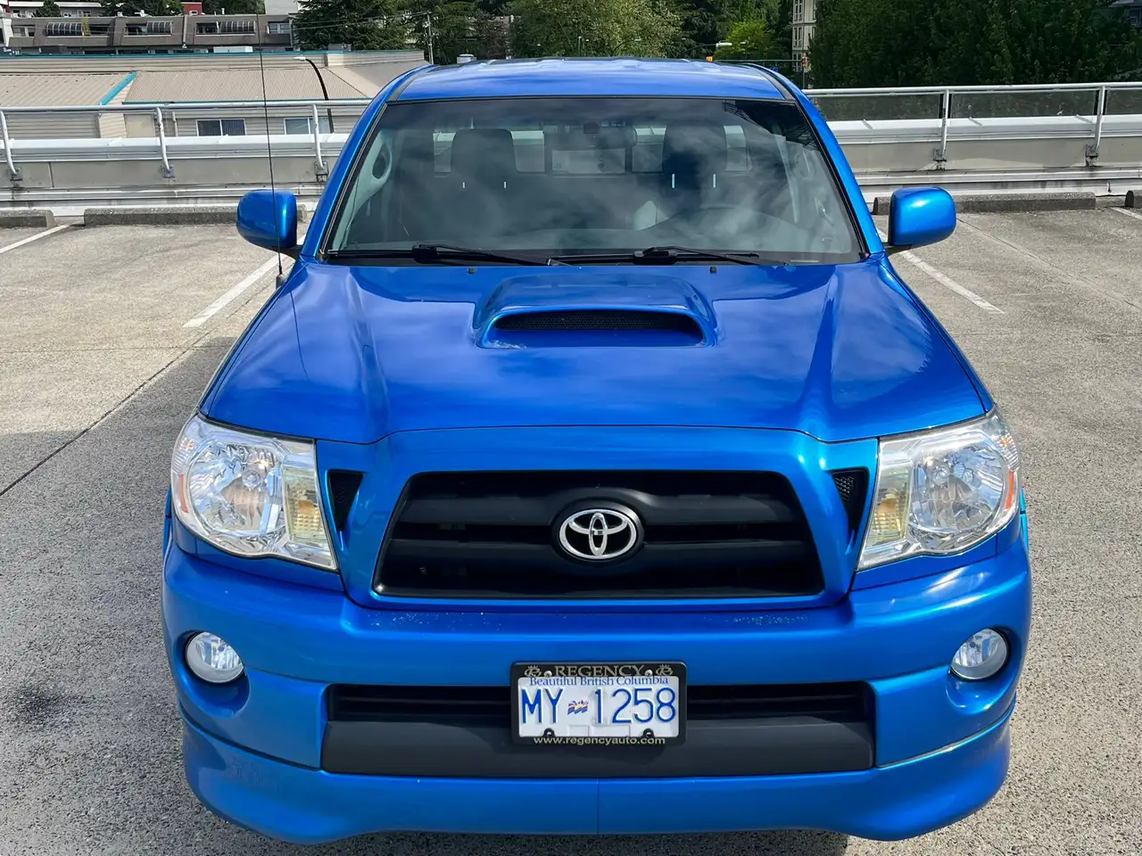 Toyota Tacoma снимка Toyota Tacoma