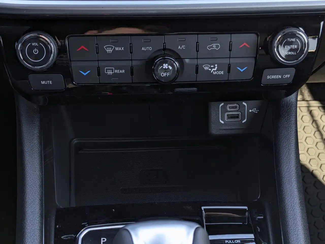 Jeep Compass photo Jeep Compass