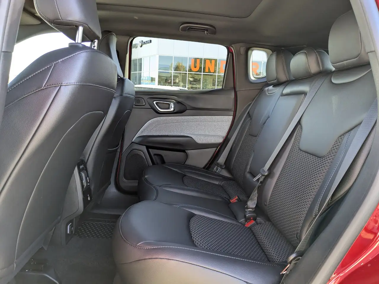 Jeep Compass photo Jeep Compass
