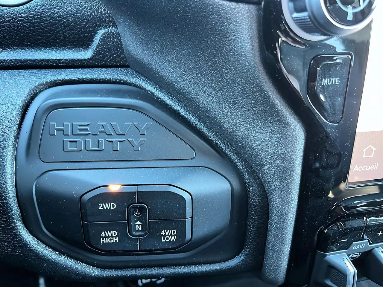 RAM 2500 снимка RAM 2500
