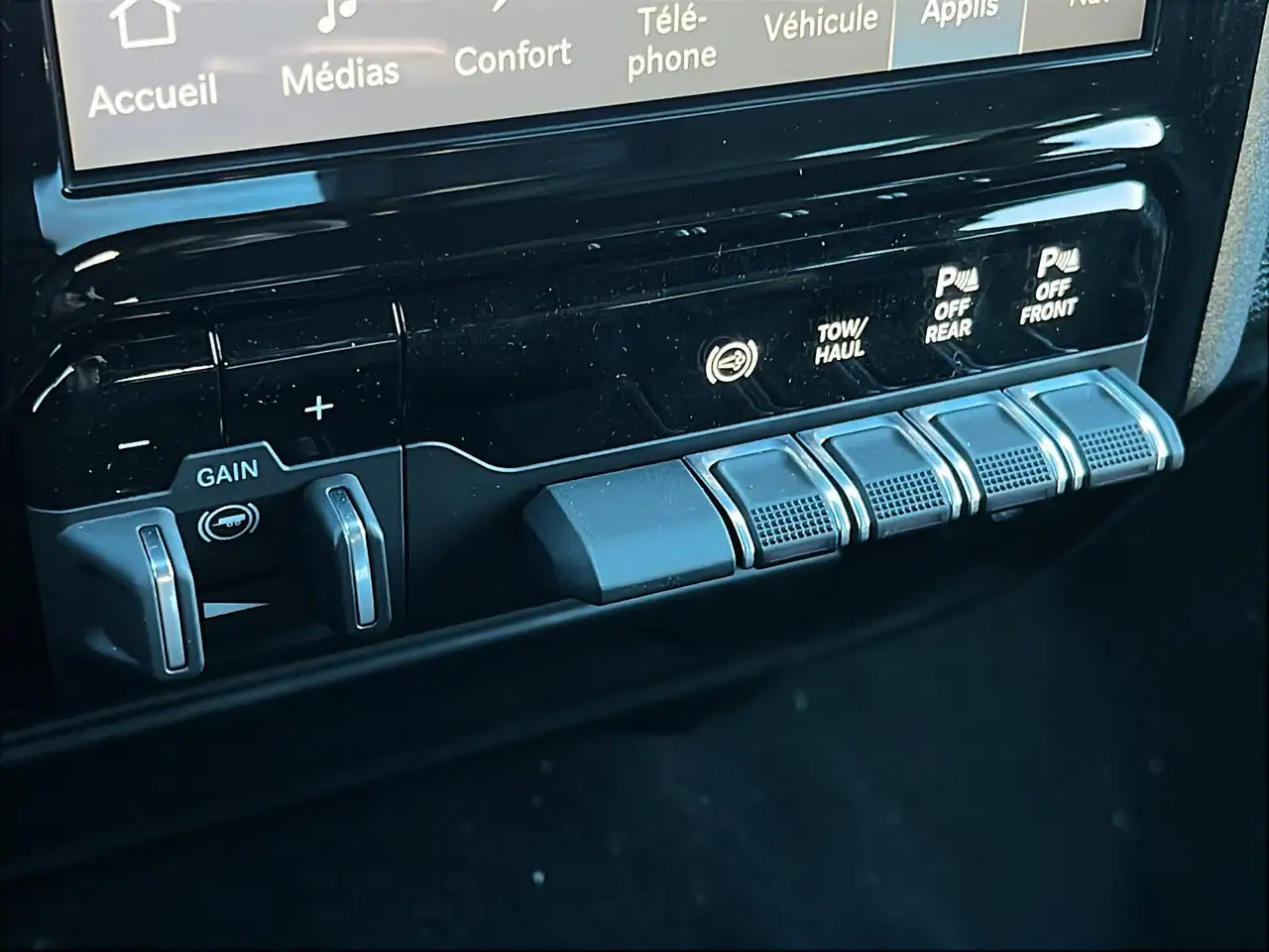 RAM 2500 снимка RAM 2500