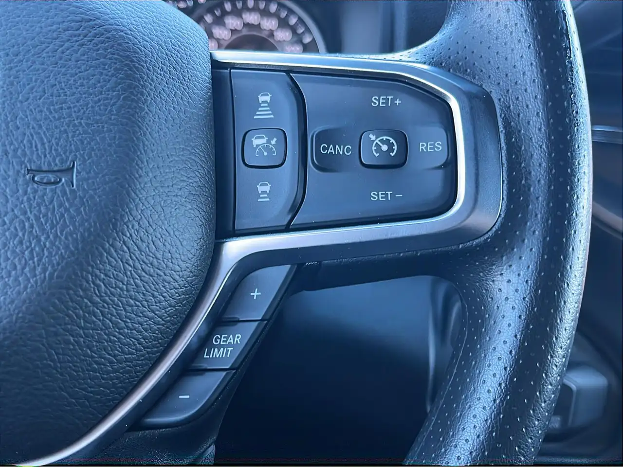 RAM 2500 снимка RAM 2500