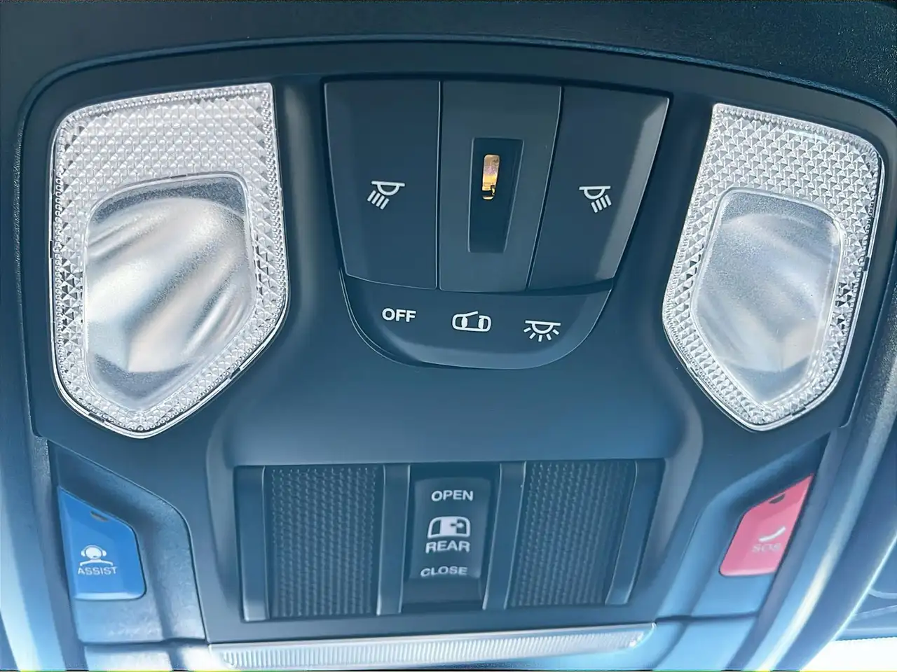 RAM 2500 снимка RAM 2500