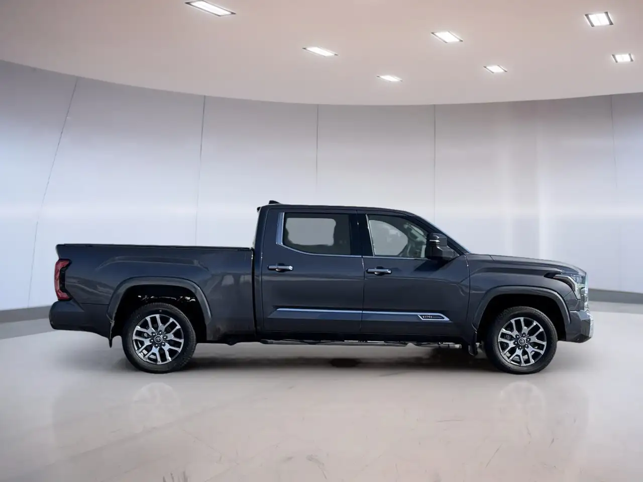 Toyota Tundra снимка Toyota Tundra
