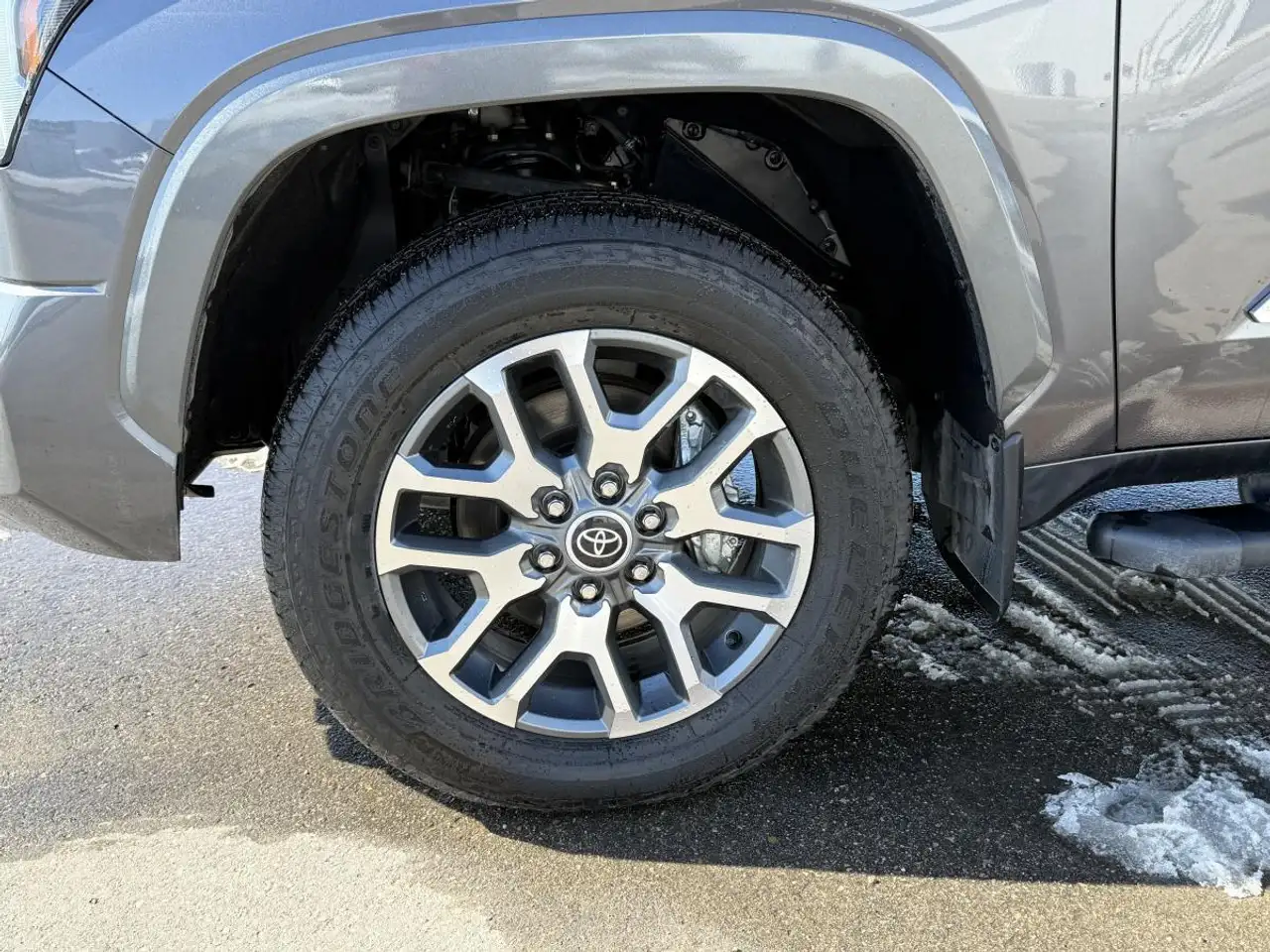 Toyota Tundra снимка Toyota Tundra