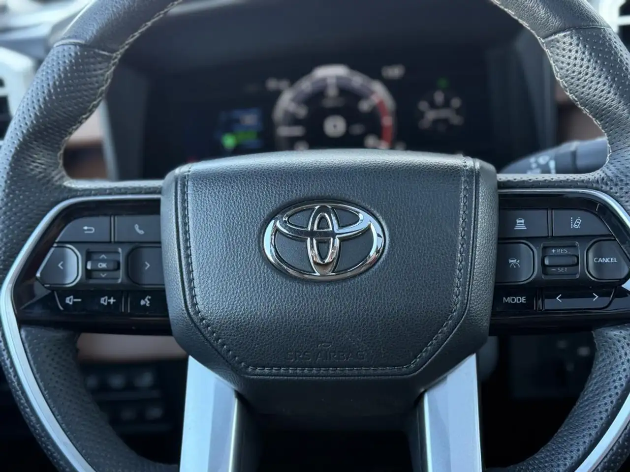 Toyota Tundra снимка Toyota Tundra