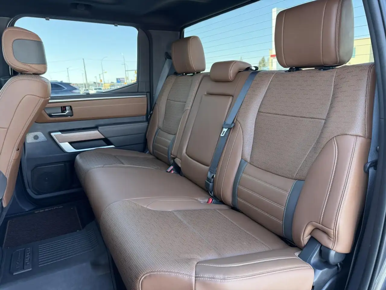 Toyota Tundra снимка Toyota Tundra