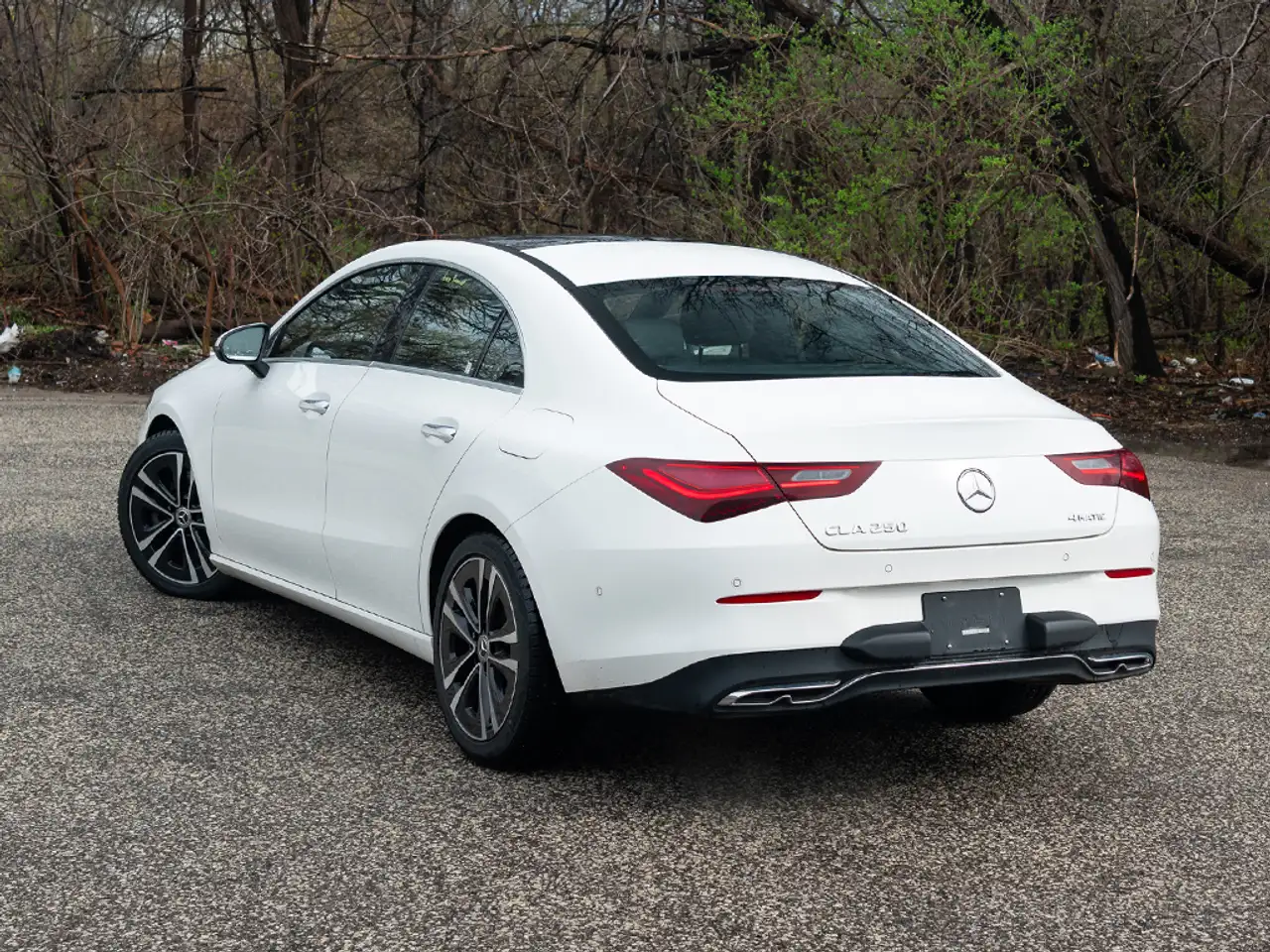 Mercedes-Benz CLA снимка Mercedes-Benz CLA