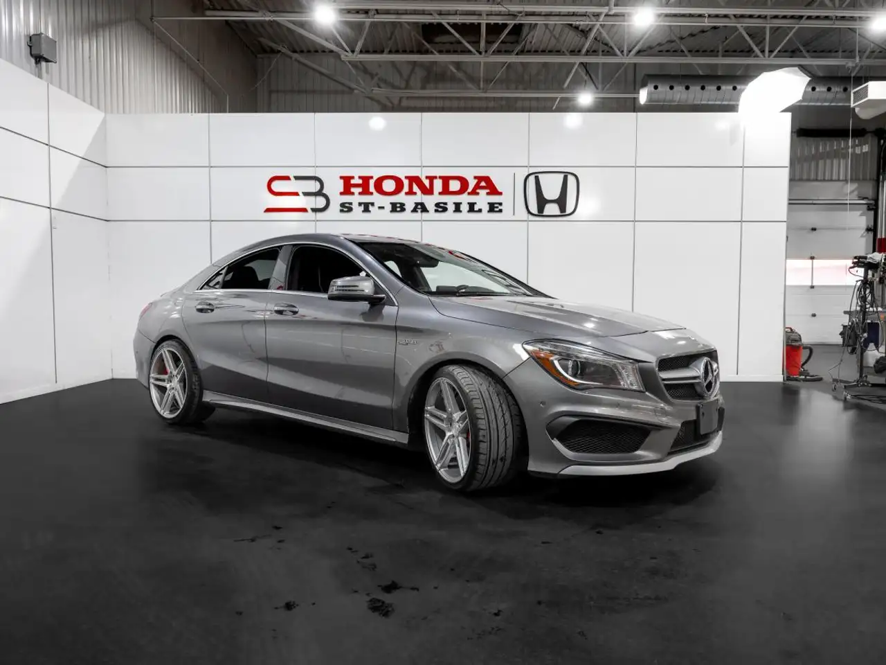 Mercedes-Benz CLA photo Mercedes-Benz CLA