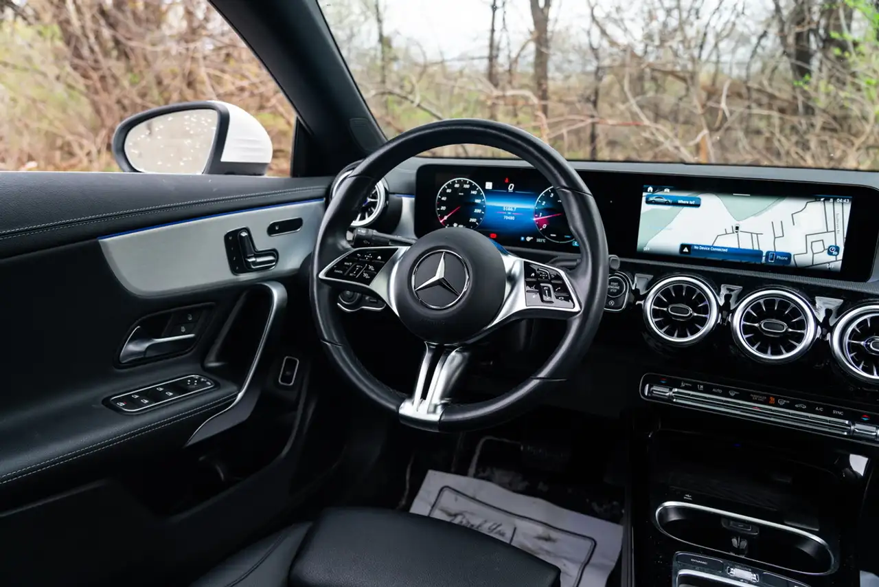 Mercedes-Benz CLA снимка Mercedes-Benz CLA