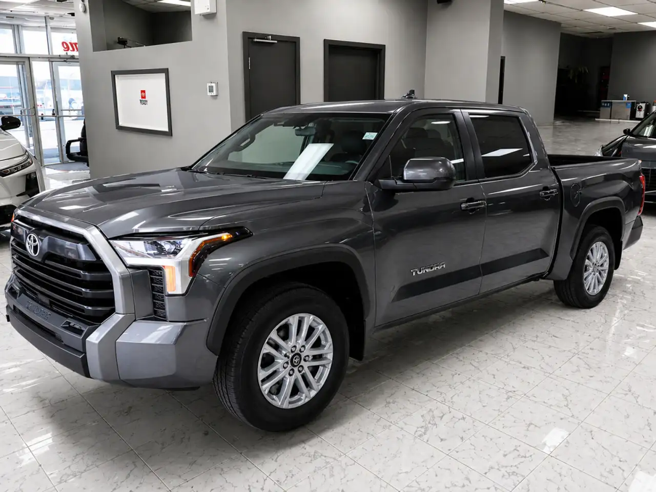 Toyota Tundra снимка Toyota Tundra