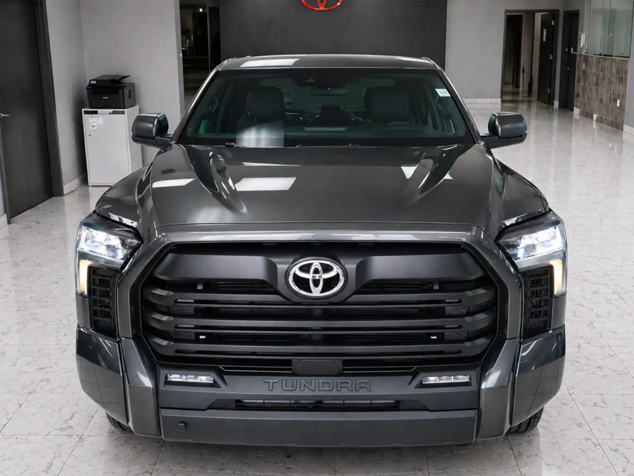 Toyota Tundra снимка Toyota Tundra