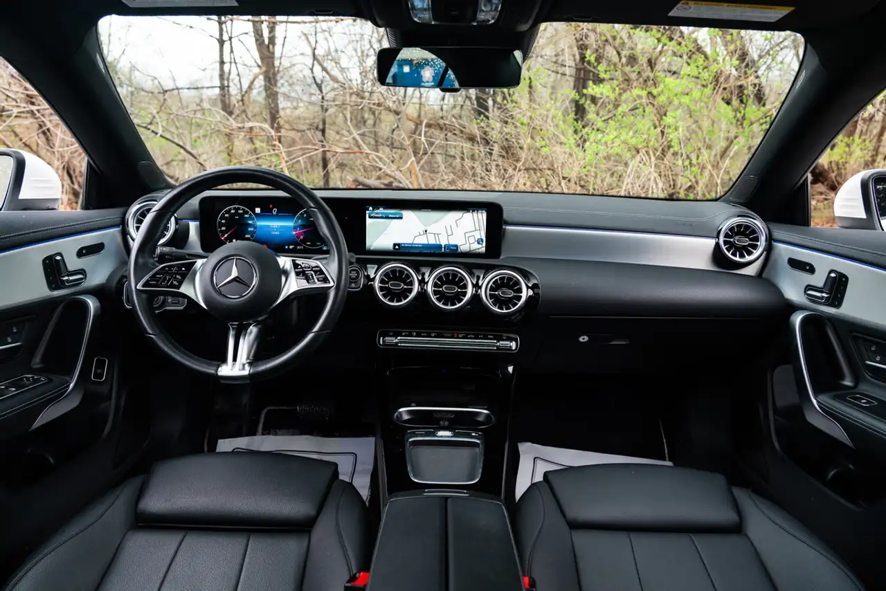 Mercedes-Benz CLA снимка Mercedes-Benz CLA