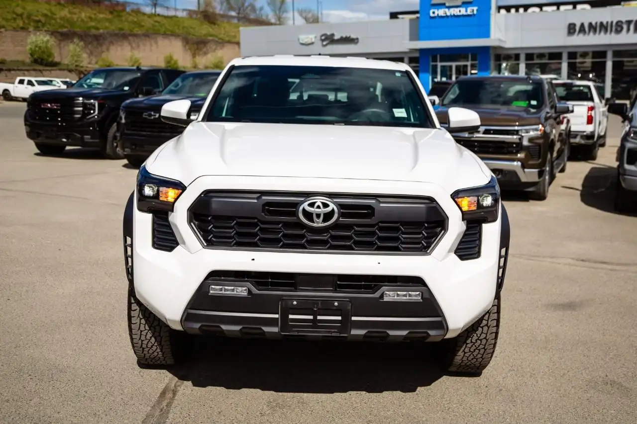 Toyota Tacoma снимка Toyota Tacoma