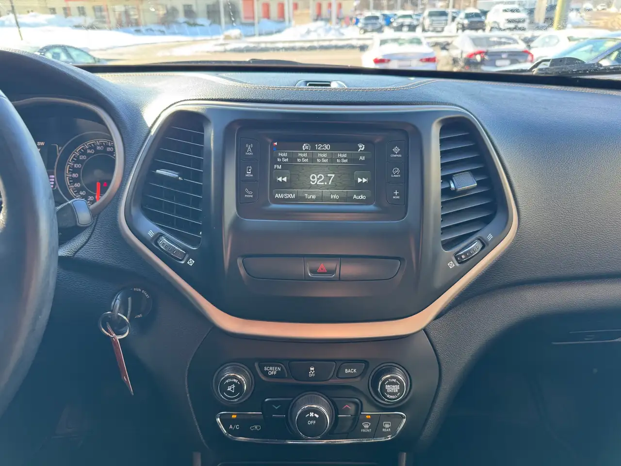 Jeep Cherokee photo Jeep Cherokee